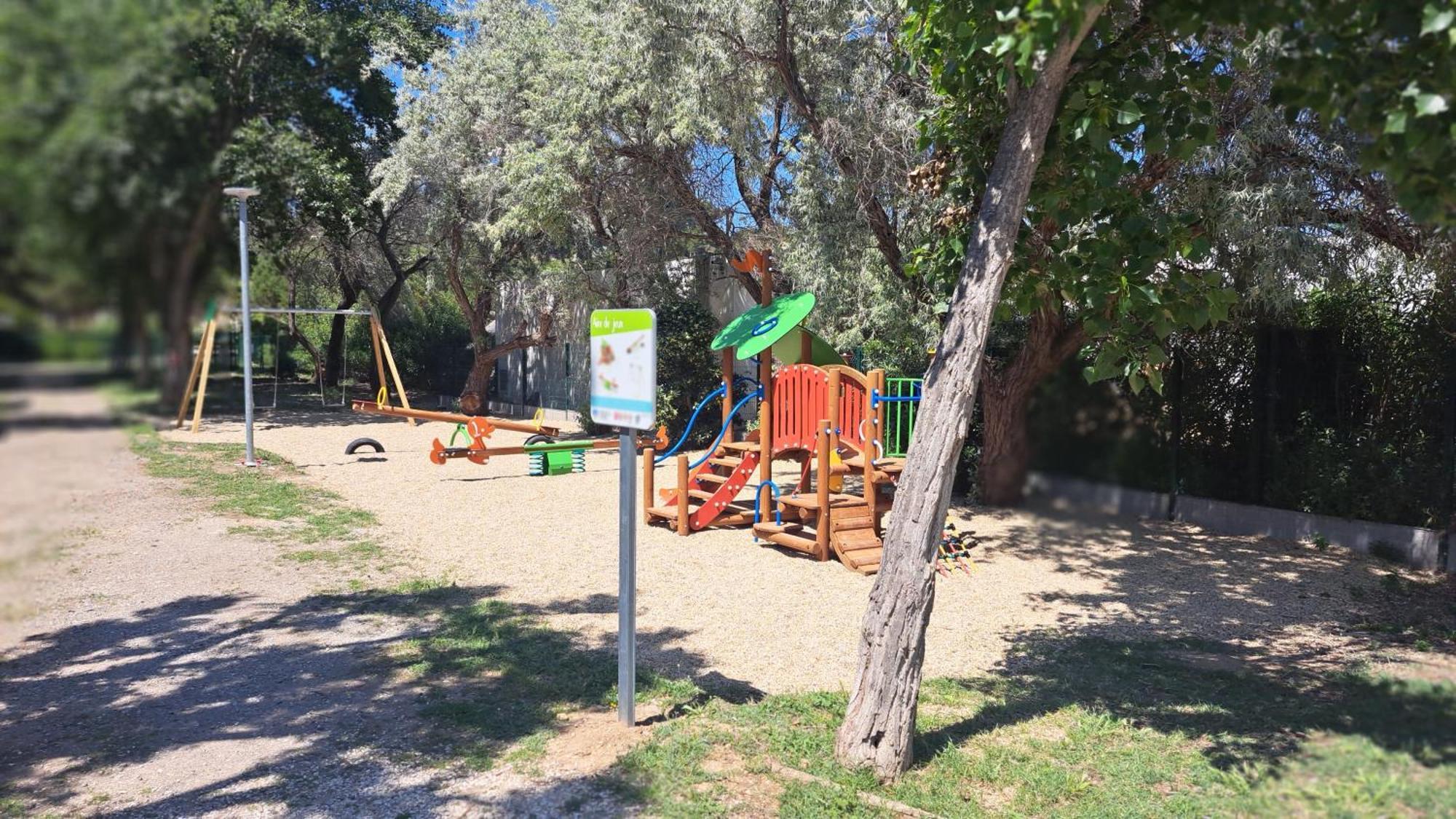 Mobile Home Climatise 3 Chambres A Narbonne Plage Exterior foto